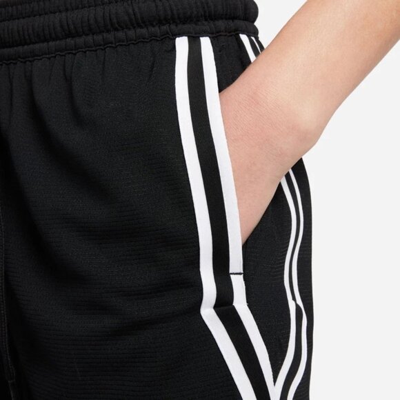 Women's Nike Fly Crossover Basketball Shorts 5 inch Black Size DH7325-010 NEW - Picture 4 of 9